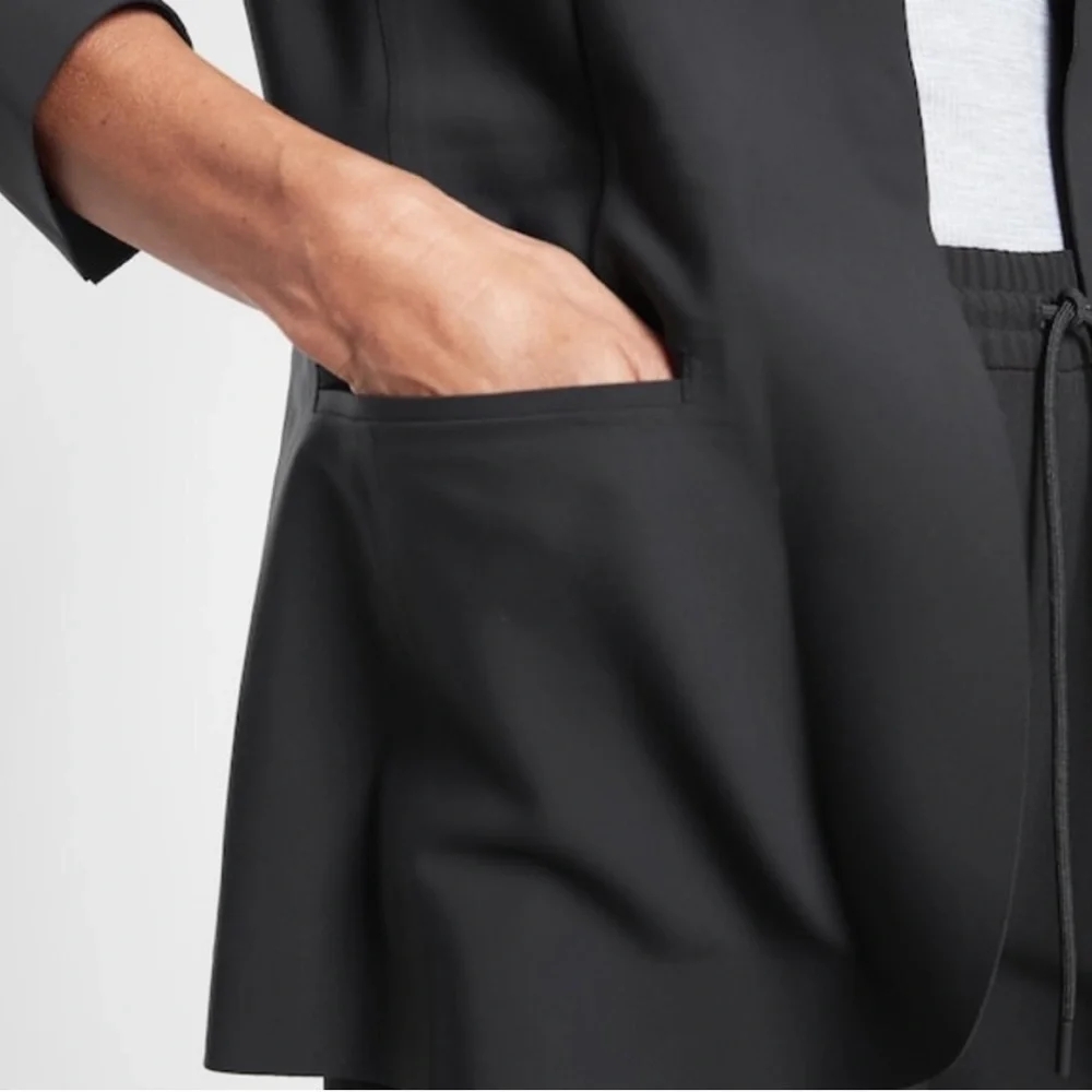 Athleta Avenue Blazer EUC Black Size 14